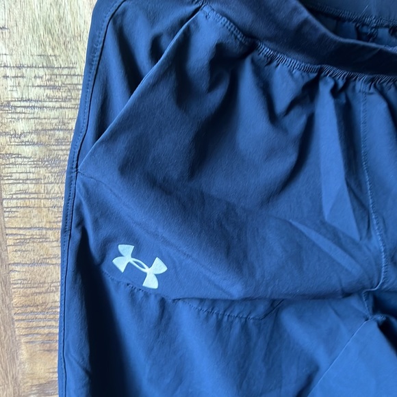 Like new under armor, sport pants, size small men’s - Picture 2 of 4